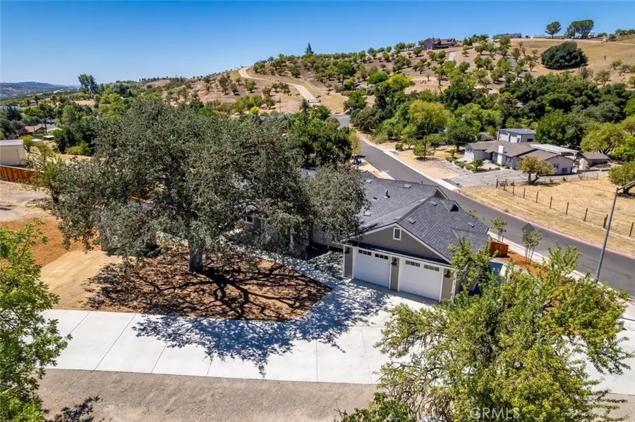 1006 Merry Hill Road, Paso Robles, CA 93446 - #2