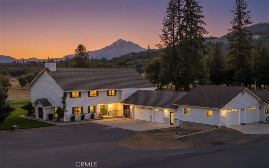 1121 Oak Valley Drive, Yreka, CA 96097 - #1