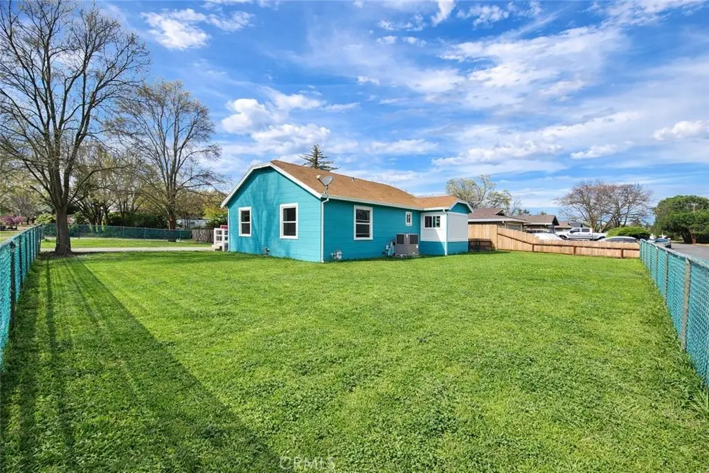633 E Walnut Street, Willows, CA 95988 - #1