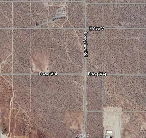 8 Longview Road, Palmdale, CA 93591