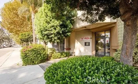 15455 Sherman Way #18, Van Nuys, CA 91406 - Image #1