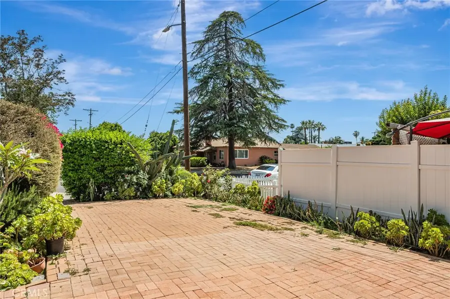 7134 Stansbury Avenue, Van Nuys, CA 91405 - #3