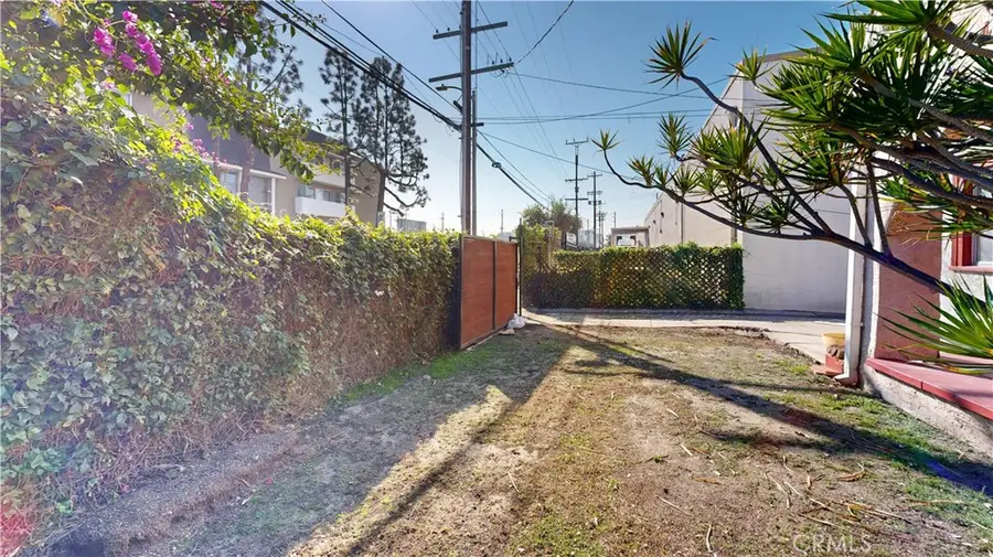 1143 N Sycamore Avenue, Los Angeles, CA 90038 - Image #2