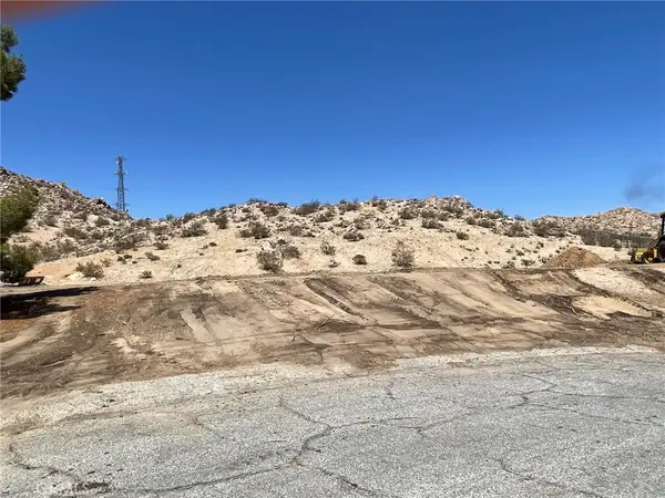 162 High Chaparral, Lake Los Angeles, CA 93591