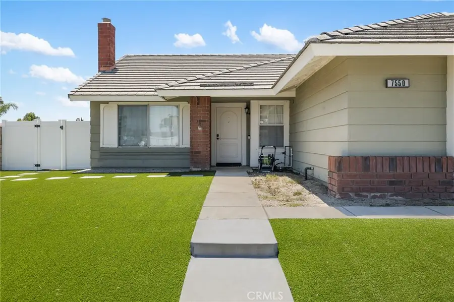 7550 Periwinkle Drive, Fontana, CA 92336 - Image #3