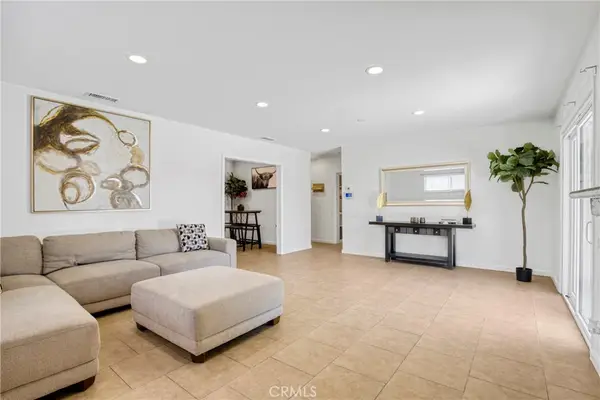 8438 Wystone Avenue, Northridge, CA 91324