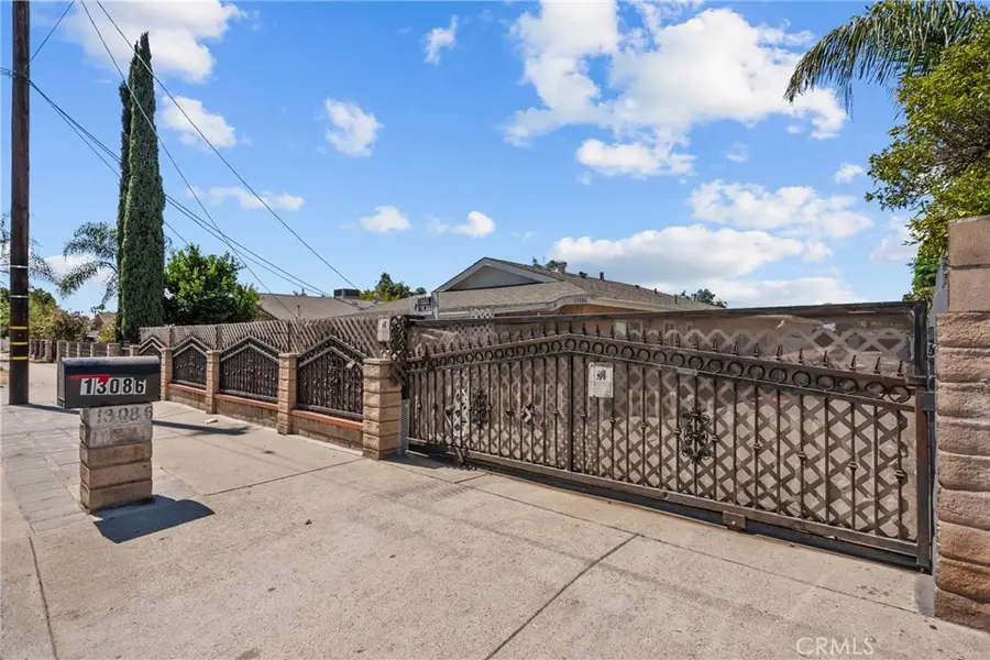 13086 Foothill Boulevard, Sylmar, CA 91342 - Image #3
