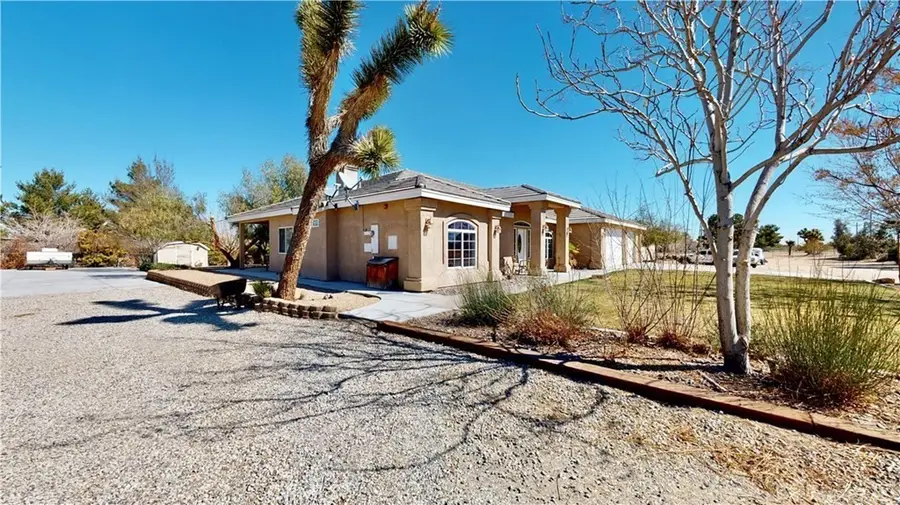 4778 Luna Rd, Phelan, CA 92371 - Image #2