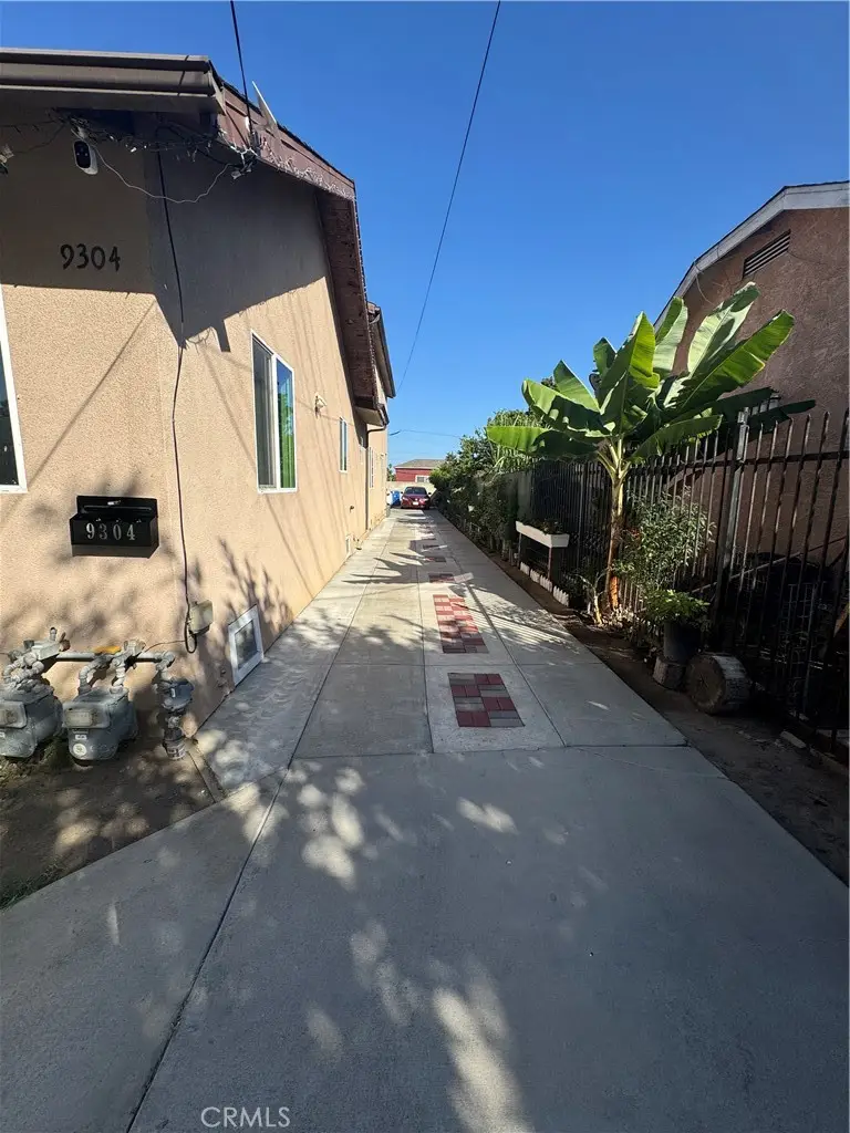 9300 S Hoover Street, Los Angeles, CA 90044 - Image #3