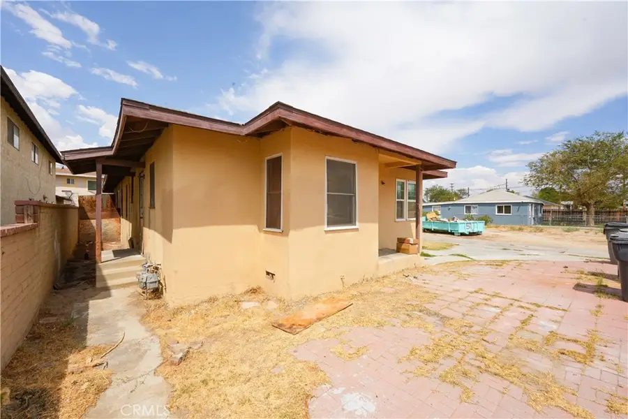 317 W Kildare Street, Lancaster, CA 93534 - #3