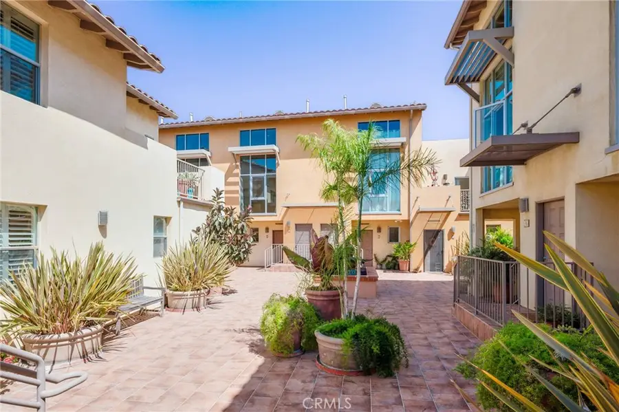 285 N Ventura Avenue #5, San Buenaventura Ventura, CA 93001 - Image #2