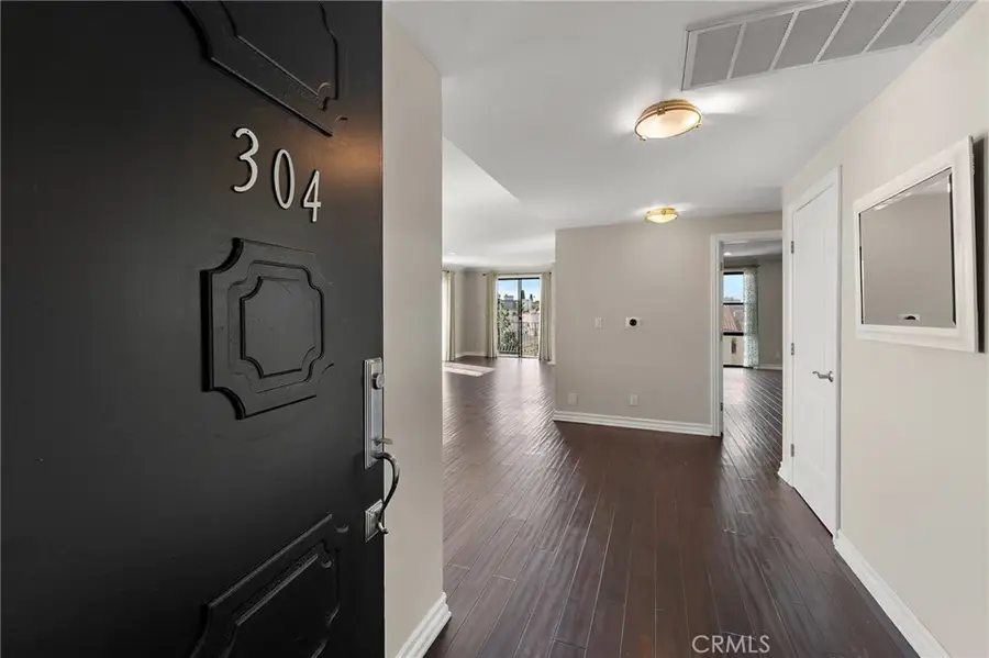 152 S Oakhurst Drive #304, Beverly Hills, CA 90212 - Image #2