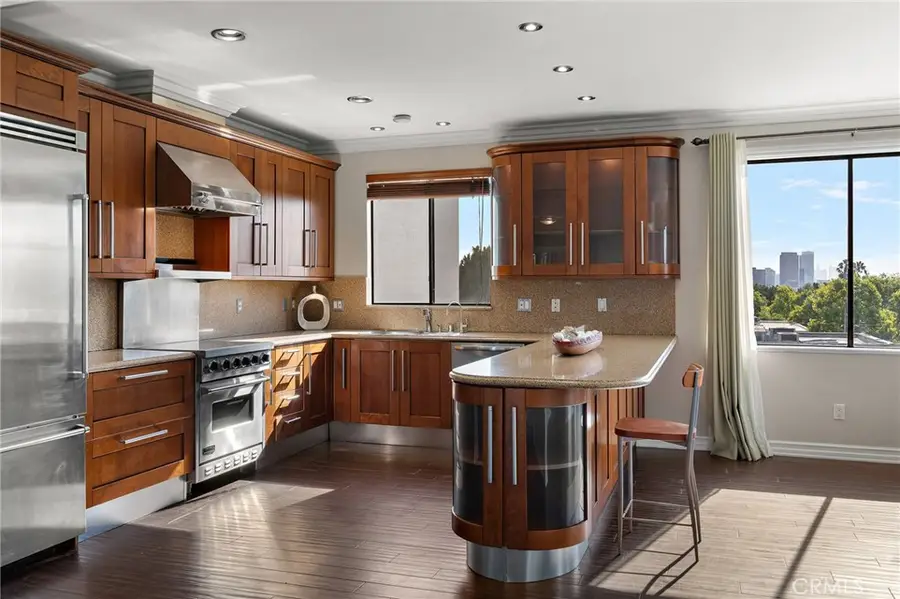 152 S Oakhurst Drive #304, Beverly Hills, CA 90212 - Image #3