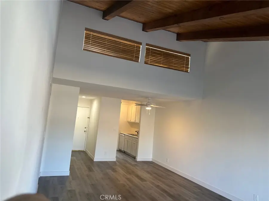 20134 Leadwell St #306, Winnetka, CA 91306 - Image #3