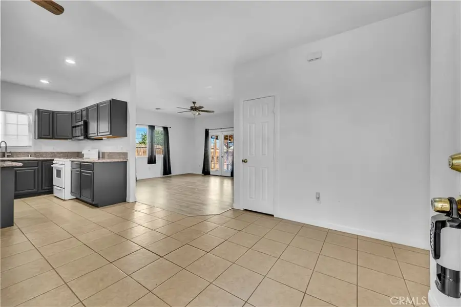 9212 S Loop Boulevard, California City, CA 93505 - Image #2