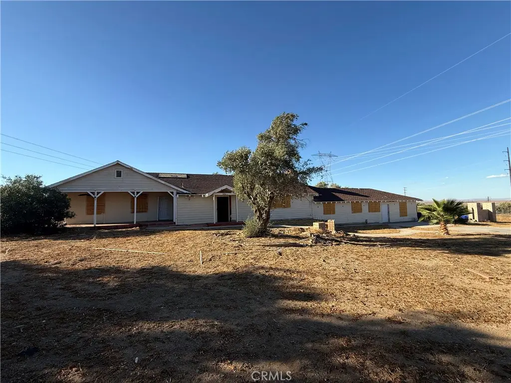 8539 W Avenue L, Lancaster, CA 93536 - #1