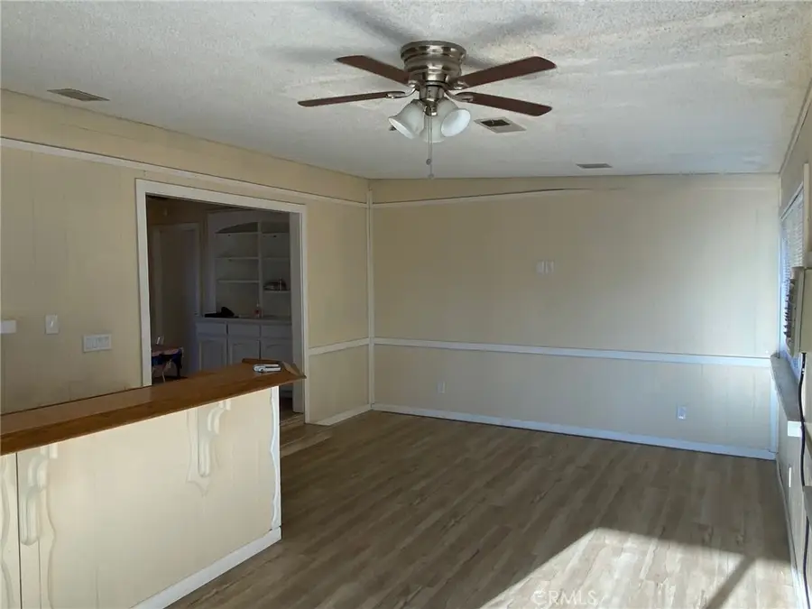 8216 Dogwood Avenue, California City, CA 93505 - Image #3