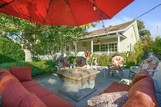 6941 Louise Avenue, Lake Balboa, CA 91406 - Image #2