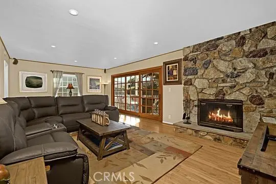 6941 Louise Avenue, Lake Balboa, CA 91406 - Image #3