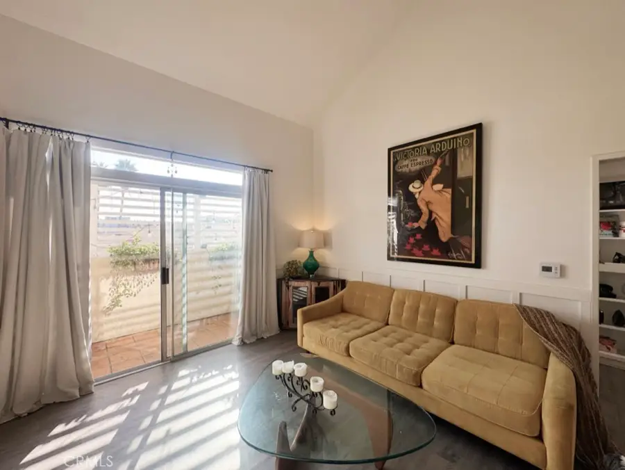 13801 Oxnard #206, Valley Glen, CA 91401 - Image #2