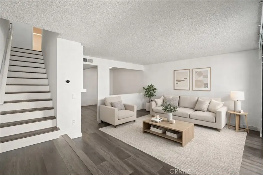 22038 Vanowen St. #215, Woodland Hills, CA 91303 - #2