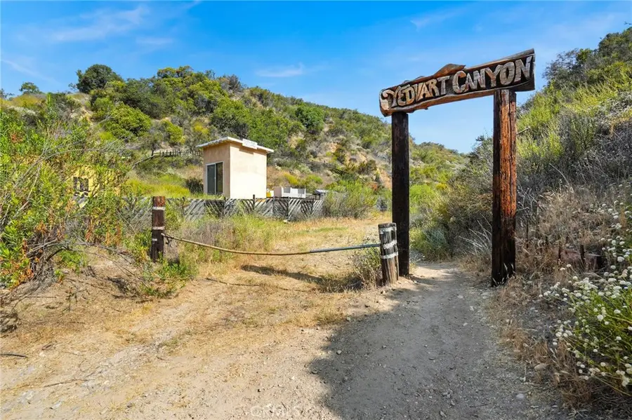 20219 Paradise Lane, Topanga, CA 90290 - #2