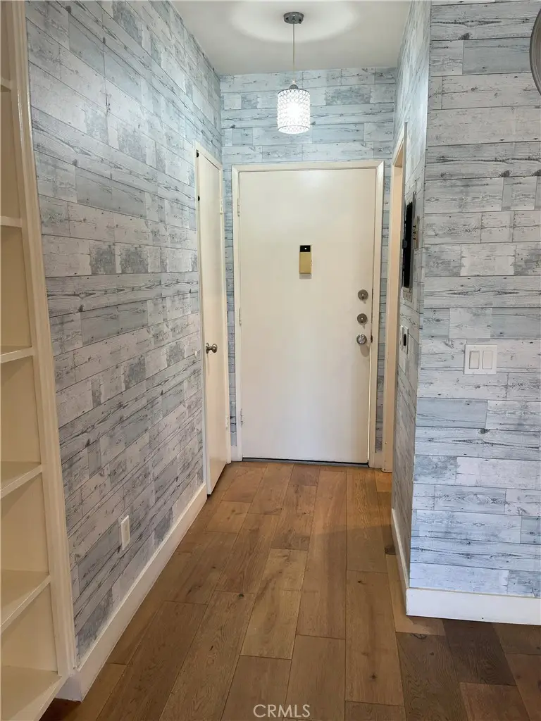 6255 Woodman #203, Valley Glen, CA 91401 - Image #2