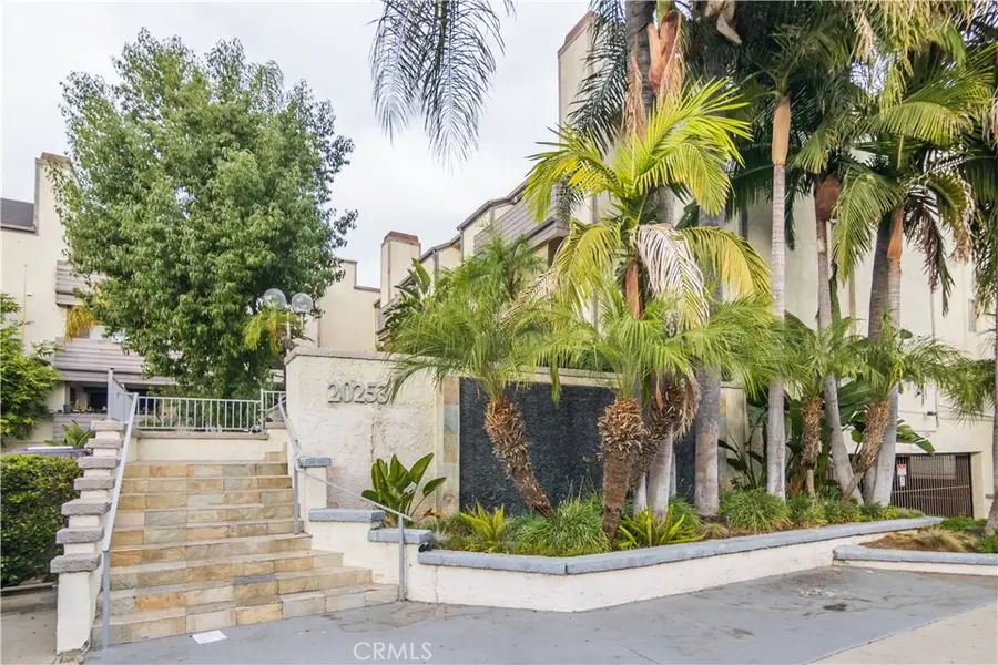 20253 Keswick Street #103, Winnetka, CA 91306 - Image #3