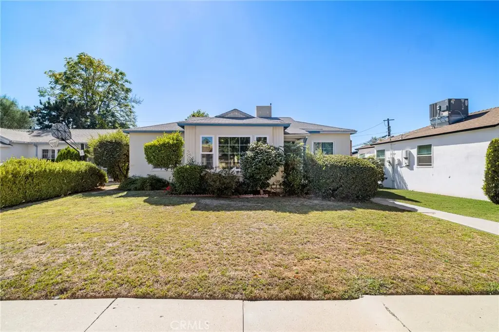 17650 Welby Way, Lake Balboa, CA 91406 - #1