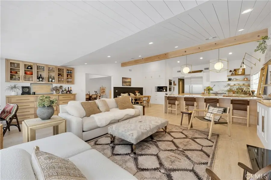 5910 Pat Avenue, Woodland Hills, CA 91367 - Image #2