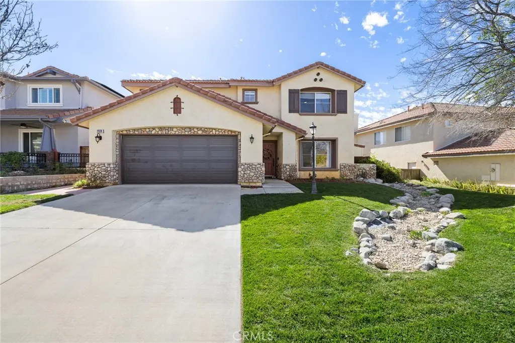 21174 Lone Star, Saugus, CA 91390 - Image #1