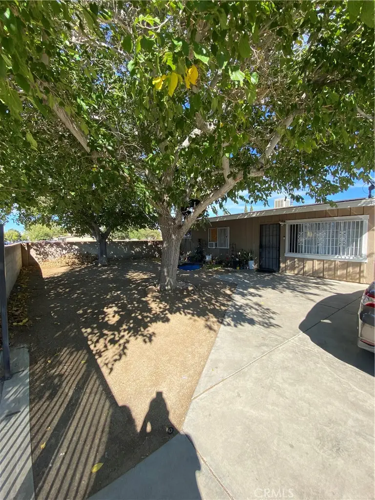 38514 Larkin, Palmdale, CA 93550 - Image #2