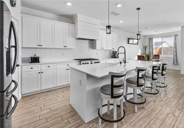 3110 Plaza Pines, Shafter, CA 93263