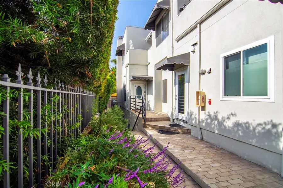 959 N Doheny #205, West Hollywood, CA 90069 - Image #2