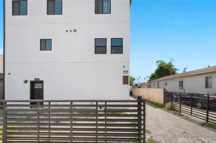 532 W Vernon Avenue, Los Angeles, CA 90037 - Image #2