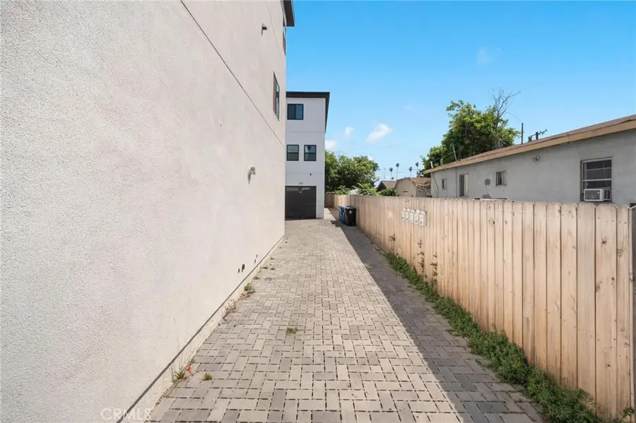 532 W Vernon Avenue, Los Angeles, CA 90037 - Image #3