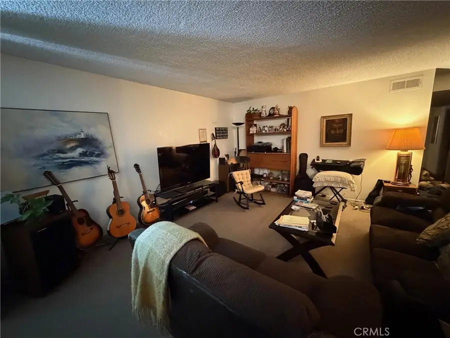 5301 Balboa Boulevard #F2, Encino, CA 91316 - Image #2