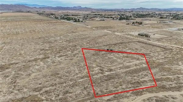 32 Antelope Hwy (a8), Lancaster, CA 93536