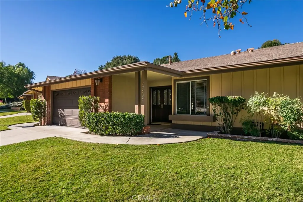 19539 Mesa Of The Oaks, Newhall, CA 91321 - Image #1