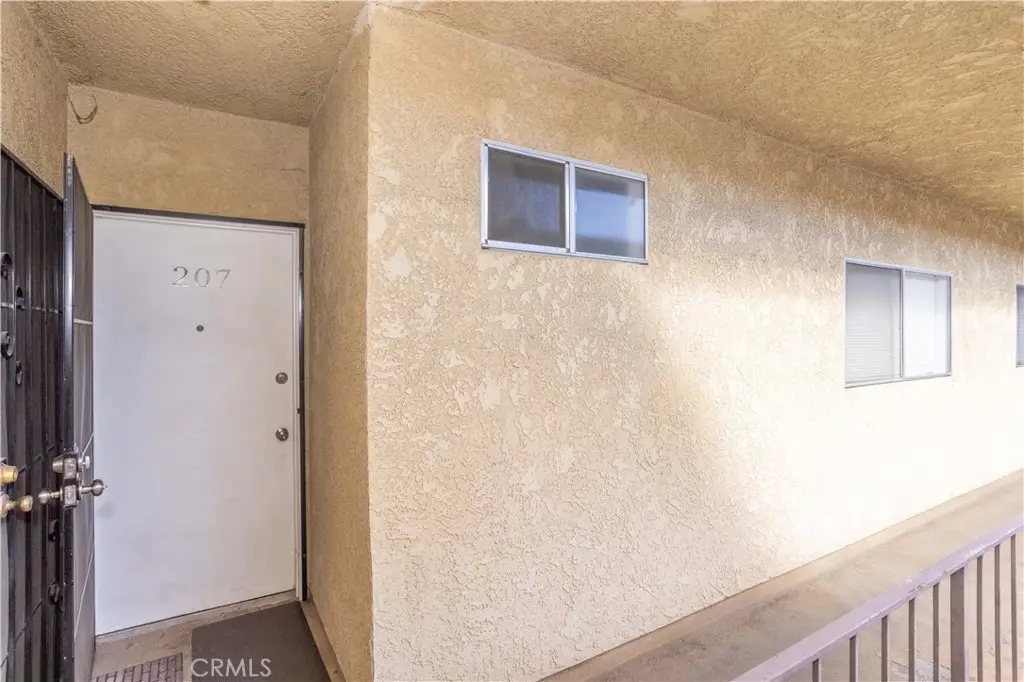 6255 Woodman Ave Unit 207, Van Nuys, CA 91401 - Image #1