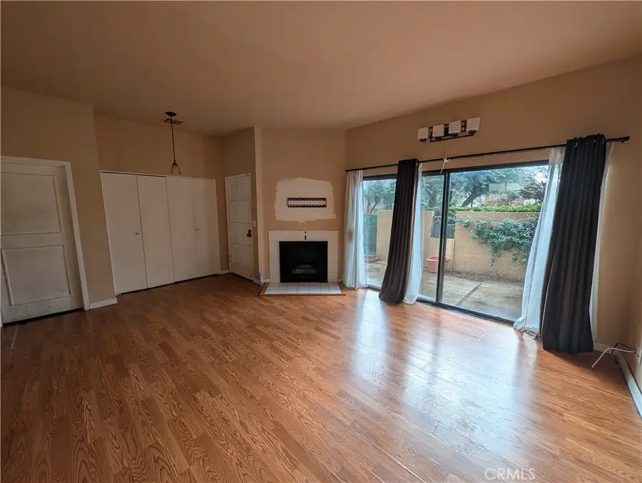 18403 Collins, Tarzana, CA 91356 - Image #2