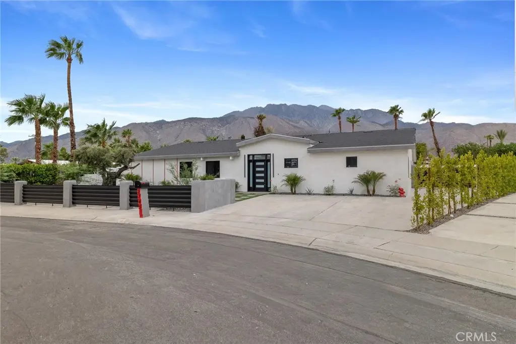 2745 N Kitty Hawk Drive, Palm Springs, CA 92262 - Image #1