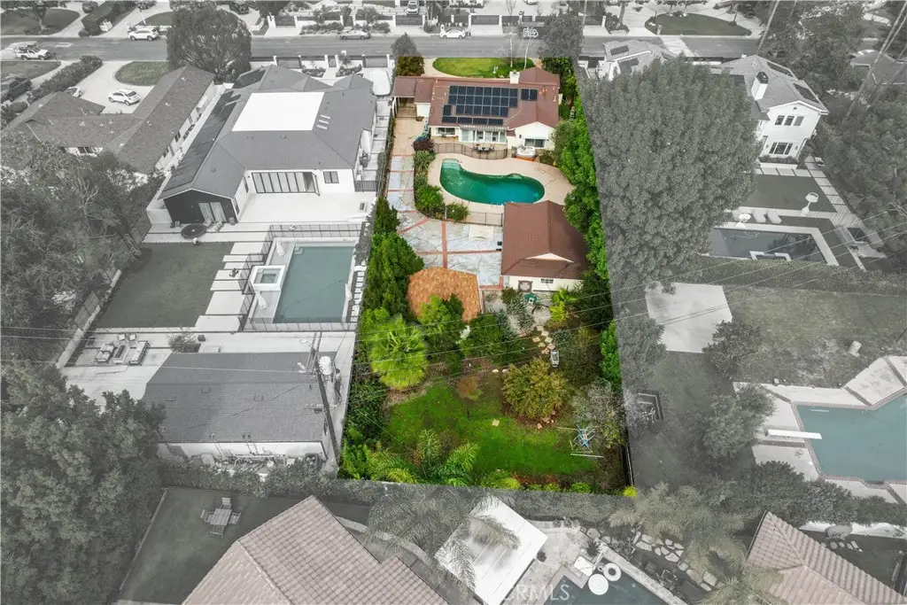 19732 Henshaw, Woodland Hills, CA 91364 - Image #1