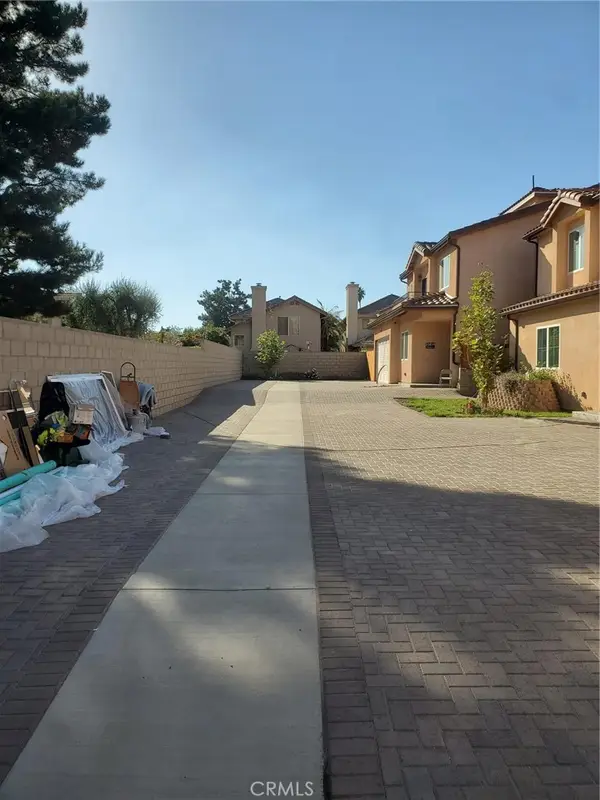 20819 W Seasons Lane, Winnetka, CA 91306