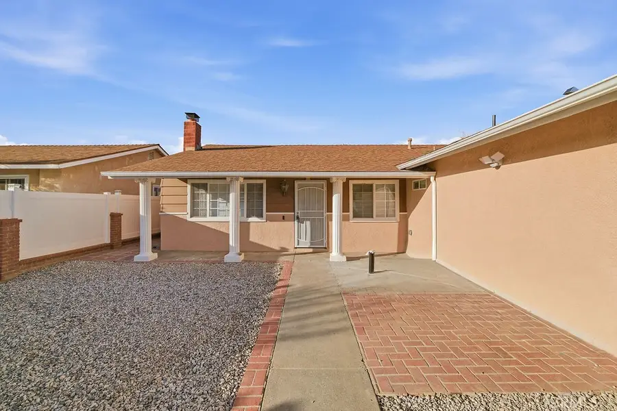 24305 Wabuska, Newhall, CA 91321 - #2