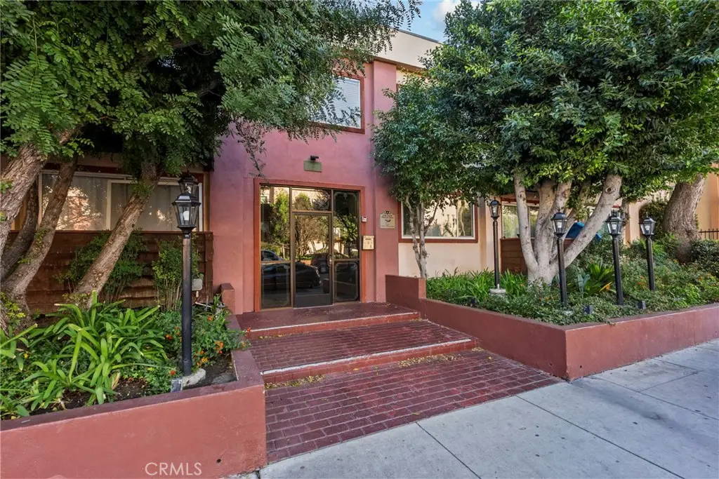 5400 Newcastle #12, Encino, CA 91316 - Image #1