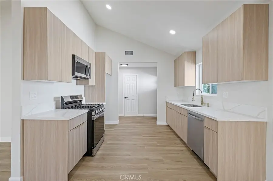 22038 Alamogordo Road, Saugus, CA 91350 - #3