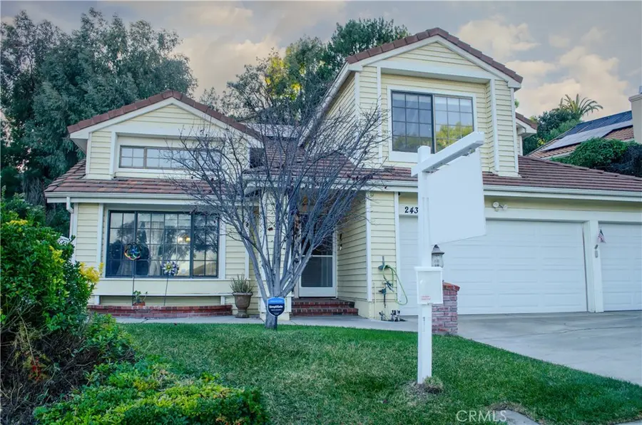 24371 Crestview, Newhall, CA 91321 - Image #2