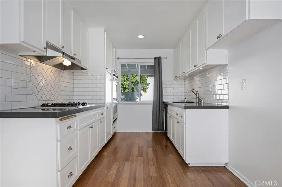 19233 Napa, Northridge, CA 91324 - Image #2