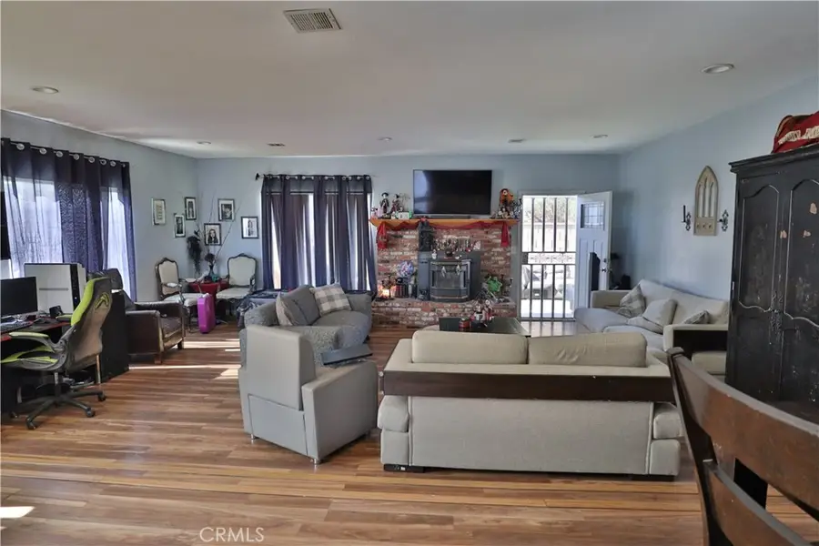 830 W Avenue J4, Lancaster, CA 93534 - #3